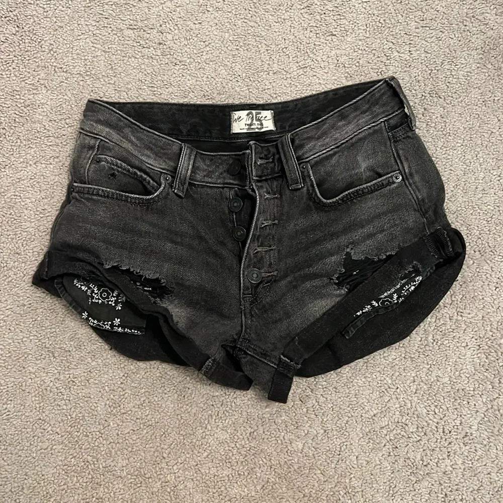 Free people black jean shorts - Picture 1 of 3
